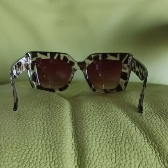 NWT Tortoiseshell Oversized Sunglasses UV Protection - Picture 3 of 7